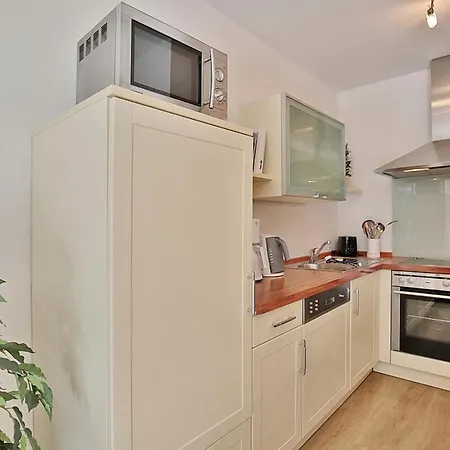 Am Am Strandallee 48 03