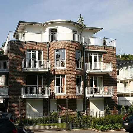 Am Am Strandallee 48 03 *